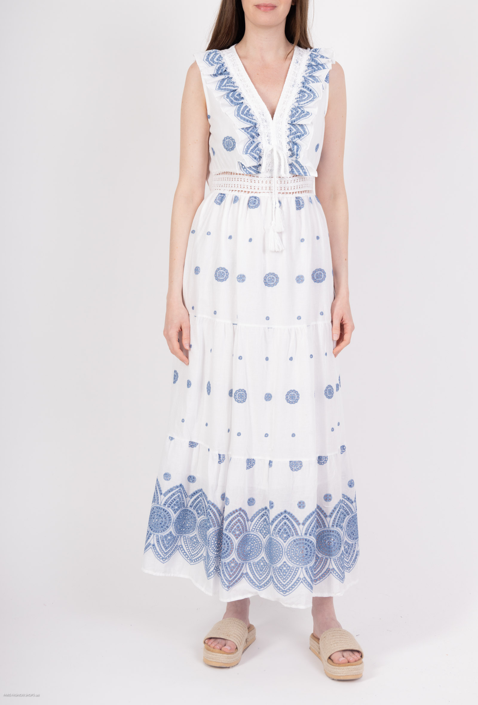 Robe brodée 8065