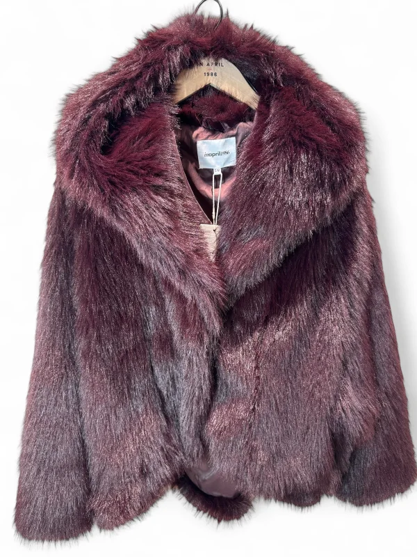 Veste en fausse fourrure avec capuche | Lestigresses.fr