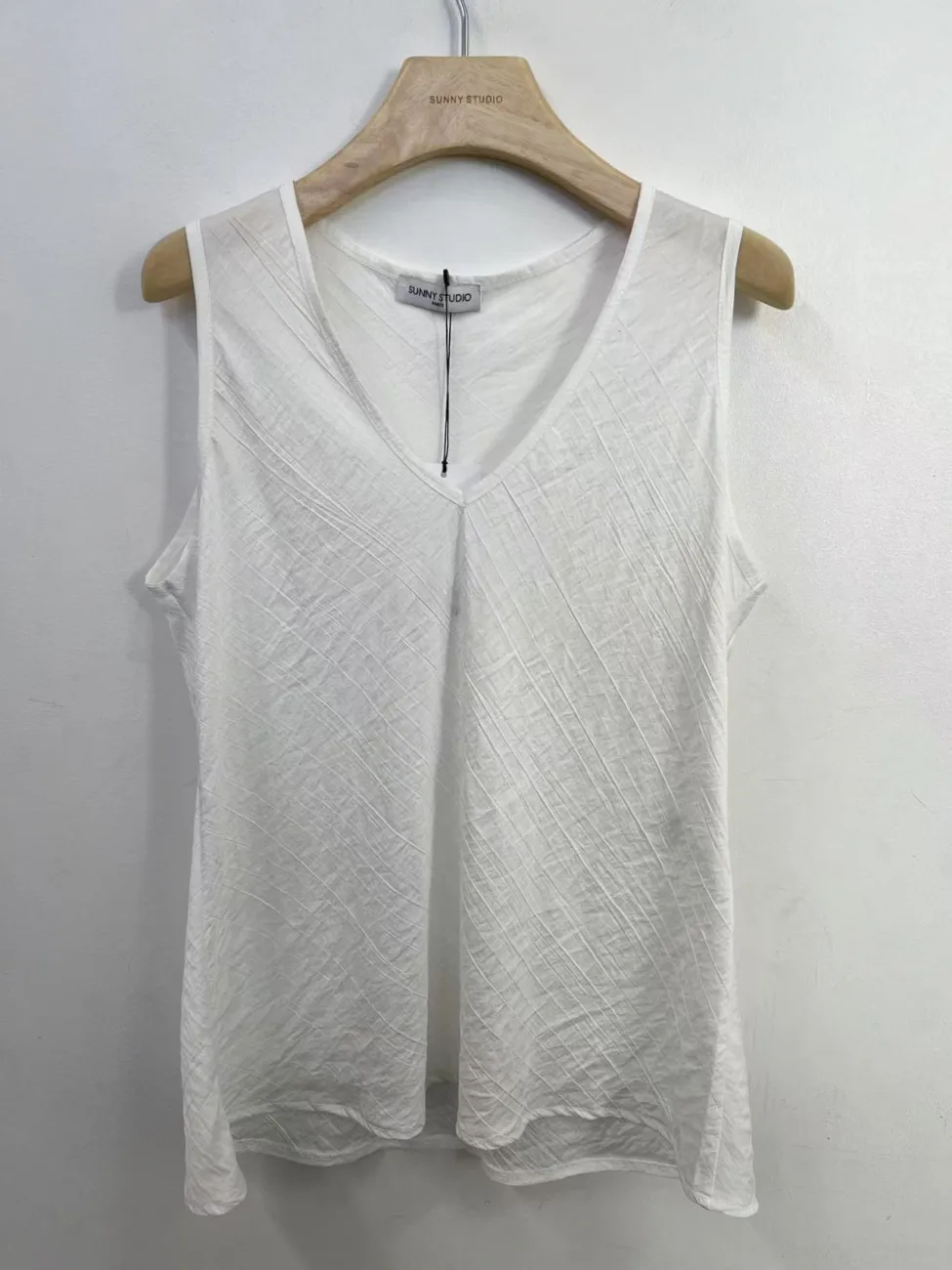Sleeveless Top w/ Crinkle Fabric | Merci.