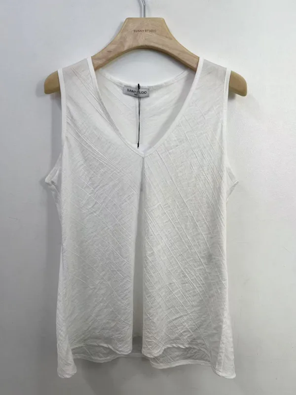 Sleeveless Top w/ Crinkle Fabric | Merci.