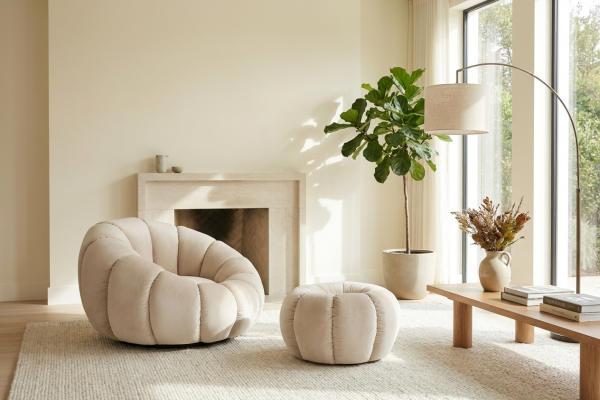 FAUTEUIL PERLE PIVOTANT EN VELOURS BEIGE + POUF REPOSE PIED | MULTI-AFFAIRES