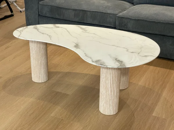 TABLE BASSE PYLONE PIED BEIGE PLATEAU MARBRE BLANC | MULTI-AFFAIRES