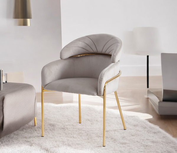 CHAISE EMILY DORE | MULTI-AFFAIRES