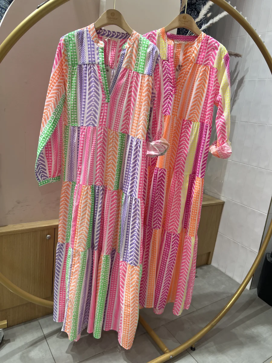 Robe fluide Maleisse encolure V dans un Colori fluo  | Vintage Mode