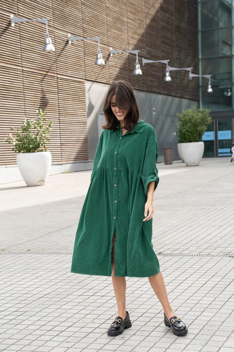Robe en velours côtelé AUTOMNE/HIVER 2025./ 2026 | Vintage Mode