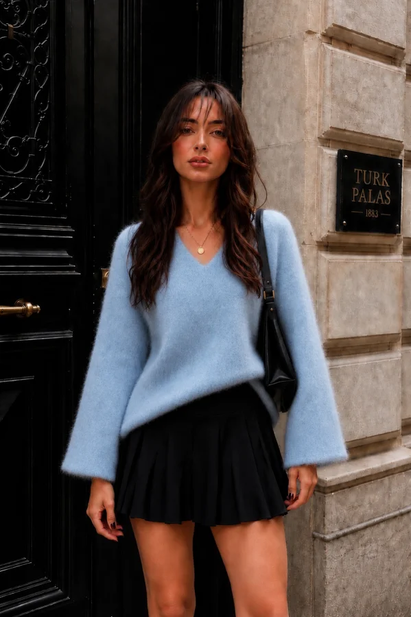 Fluffy Knit V neck | TRUE QUEEN SWDN