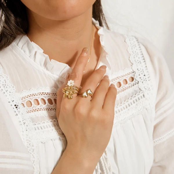 Bague fleur  | La maison des robes
