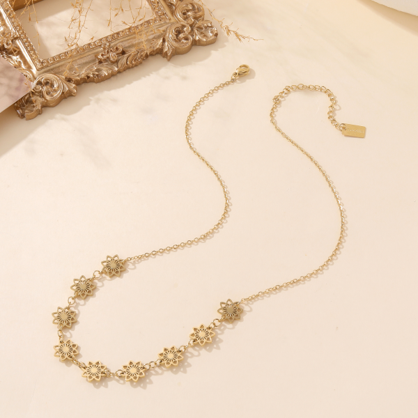 10604616202651 | La maison des robes 