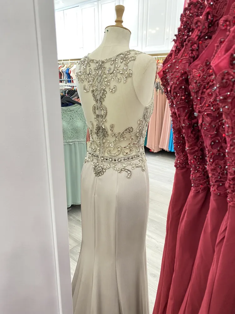 Женщины's Dresses от оптового продавца одежды Lautinel в Франция