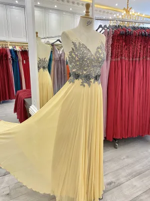 Женщины's Dresses от оптового продавца одежды Lautinel в Франция