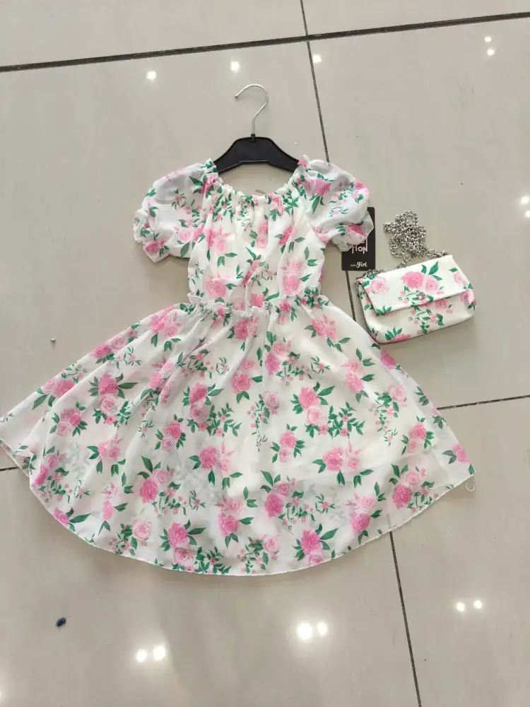 Vestidos del mayorista de ropa Chiarakids瑞兴 en Italia