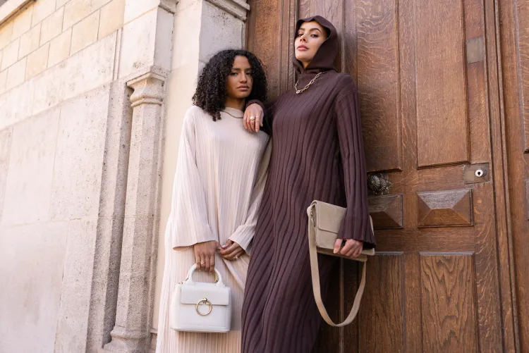 Women's Dresses from clothing wholesaler AAWOE ABAYA in France