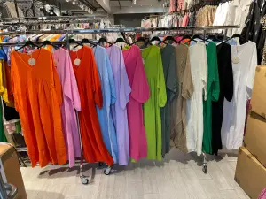 Robes pour Femmes  du grossiste en vêtements BELLAVIE en France