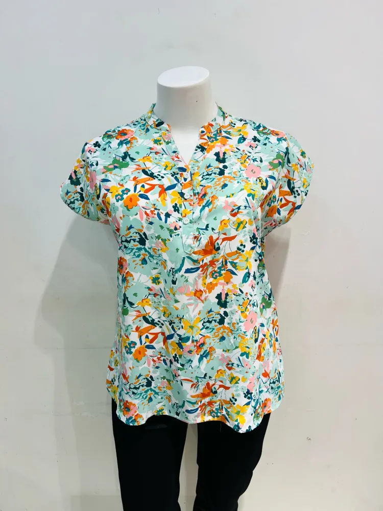 Women's Tops from clothing wholesaler SARL Lancostyle in France