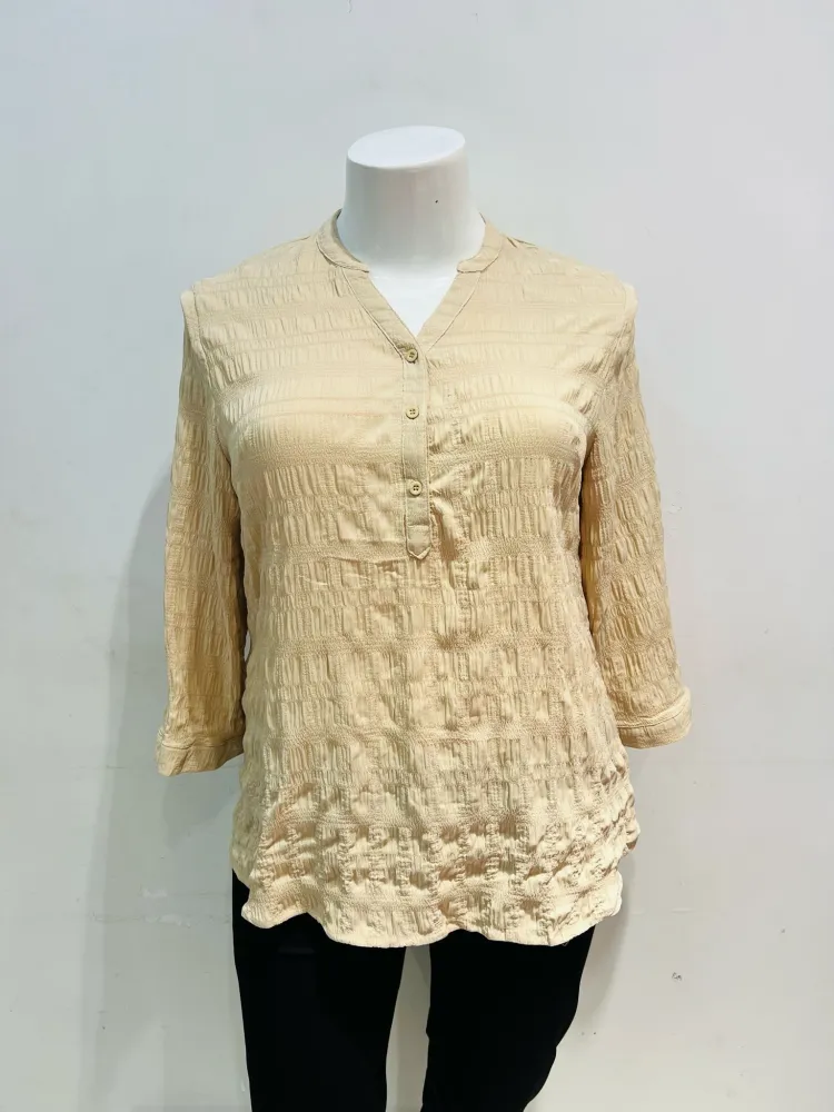 Women's Tops from clothing wholesaler SARL Lancostyle in France