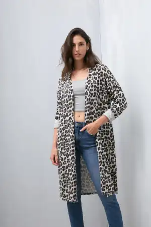 Cappotto per Donne dal grossista di abbigliamento Fang Yang GmbH in Germania