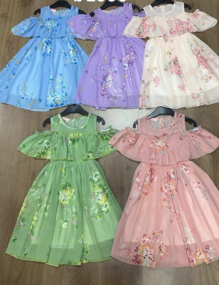 Babies and kids's Dresses from clothing wholesaler Xinxin in Italy