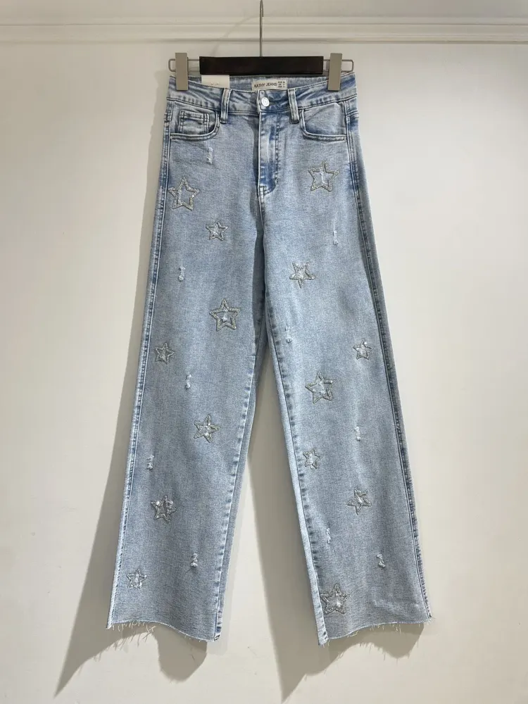 Jeans pour Femmes  du grossiste en vêtements KUMQUAT en France