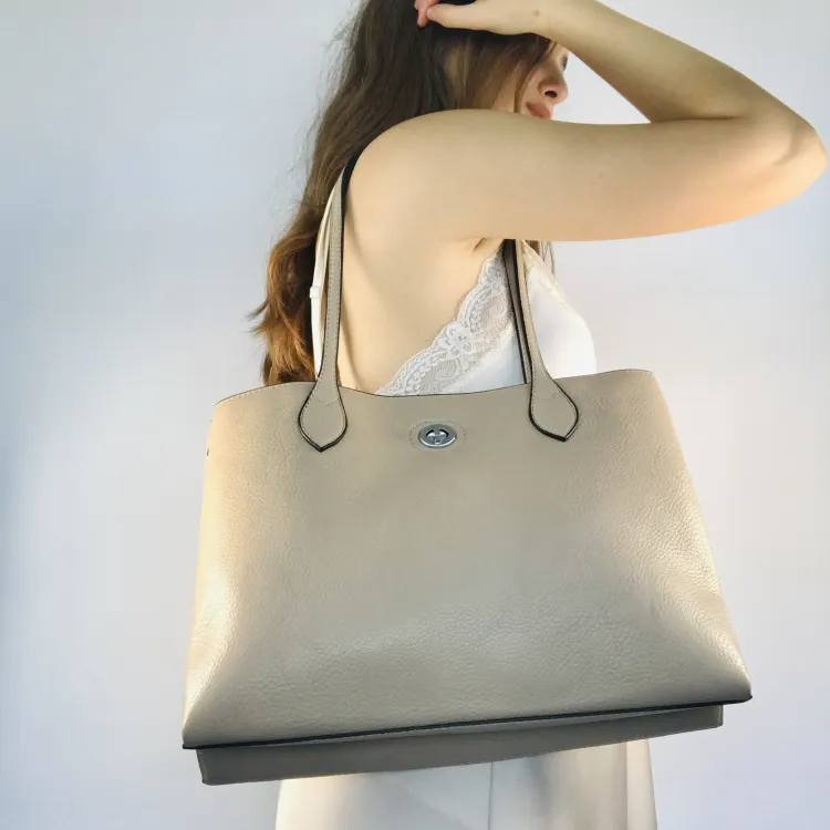 Women's Bags from clothing wholesaler CasablancaEster in Italy