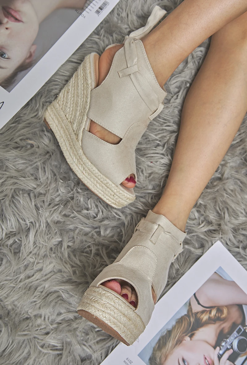 Chaussures compensées  | 𝐉𝐮𝐥𝐢𝐞 𝐍𝐞𝐞𝐟 𝐂𝐫𝐞́𝐚𝐭𝐢𝐨𝐧𝐬